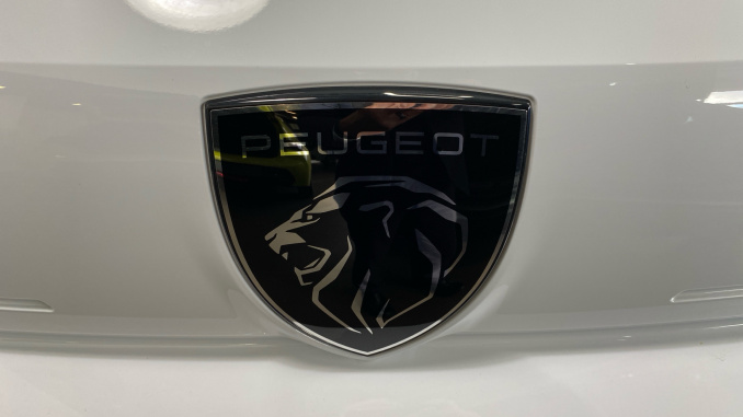 Peugeot Expert E-Standard 1000 100kW 75kWh Professional Premium + Van Auto - Image 21